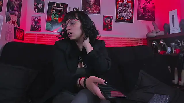 lilith-deveraux online show from 10-04-25, 02:51