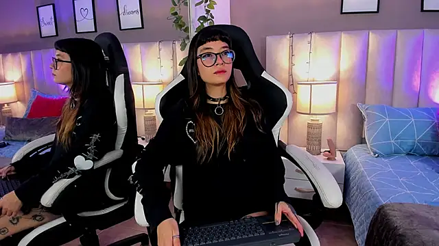 dayanne07 online show from 11-18-25, 10:13