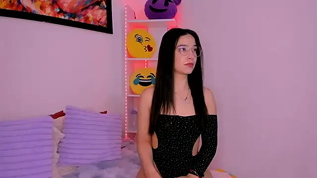 Manuelaa mejiia online show from 10-29-25, 03:22