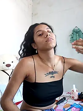 Snapshot of Karii-R chatting on 09-21-25, 05:07 Karii-R online show from 09-21-25, 05:07