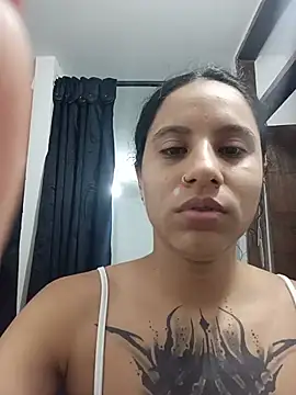 Snapshot of Karii-R chatting on 05-24-26, 01:55 Karii-R online show from 05-24-26, 01:55