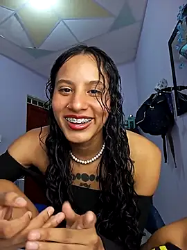 Snapshot of Karii-R chatting on 03-05-25, 07:17 Karii-R online show from 03-05-25, 07:17