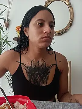 Snapshot of Karii-R chatting on 05-16-26, 03:55 Karii-R online show from 05-16-26, 03:55