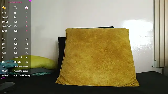 Snapshot of virtual_charm chatting on 02-05-26, 12:23 virtual charm online show from 02-05-26, 12:23