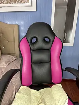 Miss Erika  online show from 12-20-24, 01:43