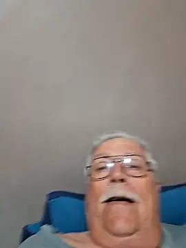 Snapshot of NawtyB1965 chatting on 10-04-25, 04:14 NawtyB1965 online show from 10-04-25, 04:14