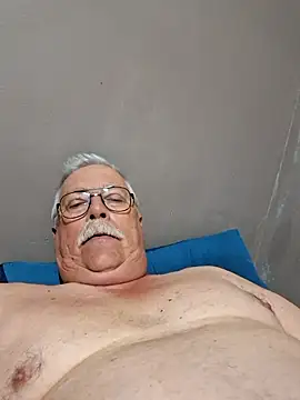 Snapshot of NawtyB1965 chatting on 09-29-25, 03:46 NawtyB1965 online show from 09-29-25, 03:46