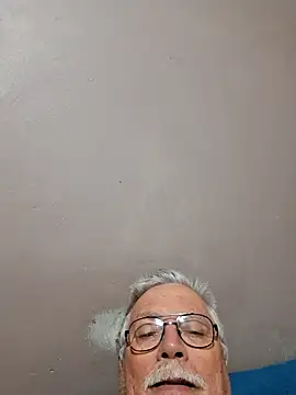 Snapshot of NawtyB1965 chatting on 10-22-25, 03:17 NawtyB1965 online show from 10-22-25, 03:17