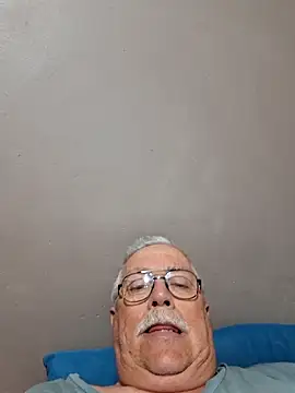 Snapshot of NawtyB1965 chatting on 09-10-25, 03:38 NawtyB1965 online show from 09-10-25, 03:38