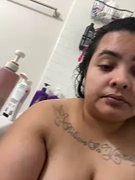 Snapshot of DatBishYouMiss chatting on 12-13-24, 05:10 DatBishYouMiss online show from 12-13-24, 05:10