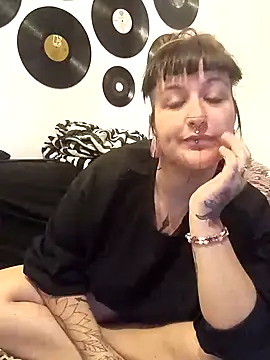 SweetPivoinee online show from 12-05-24, 06:28