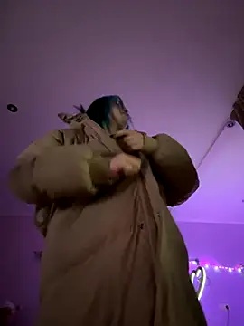 MaddisonHaas online show from 11-25-25, 01:17