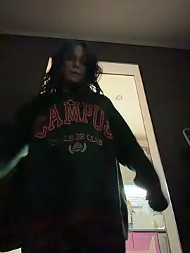 MaddisonHaas online show from 05-11-26, 01:23