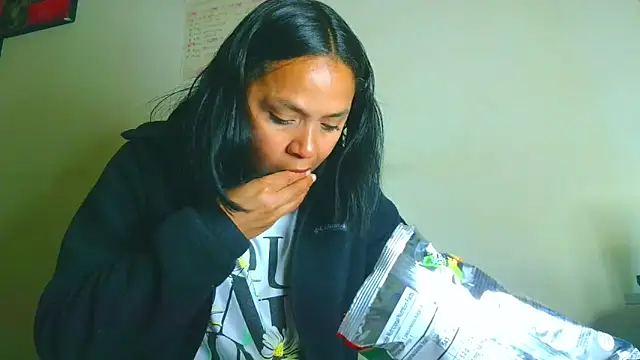 Samary thomas online show from 06-06-26, 02:28