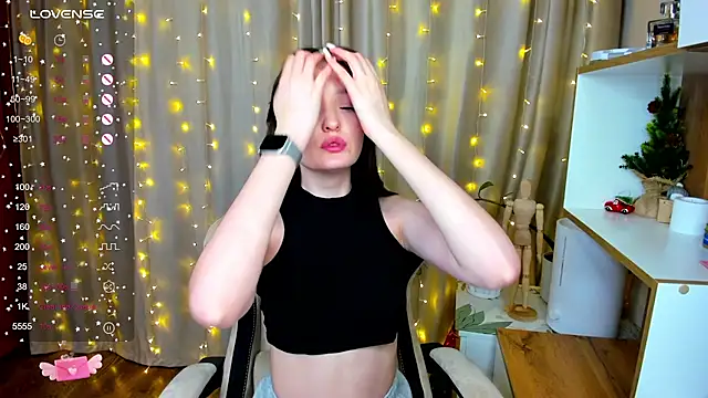 Snapshot of Fairyy_Moon chatting on 01-09-25, 12:09 Fairyy Moon online show from 01-09-25, 12:09