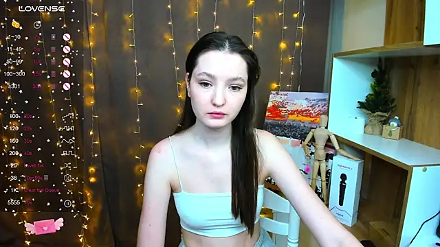 Snapshot of Fairyy_Moon chatting on 12-15-24, 10:50 Fairyy Moon online show from 12-15-24, 10:50