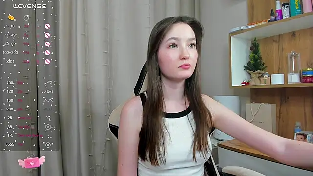 Snapshot of Fairyy_Moon chatting on 02-08-25, 11:55 Fairyy Moon online show from 02-08-25, 11:55