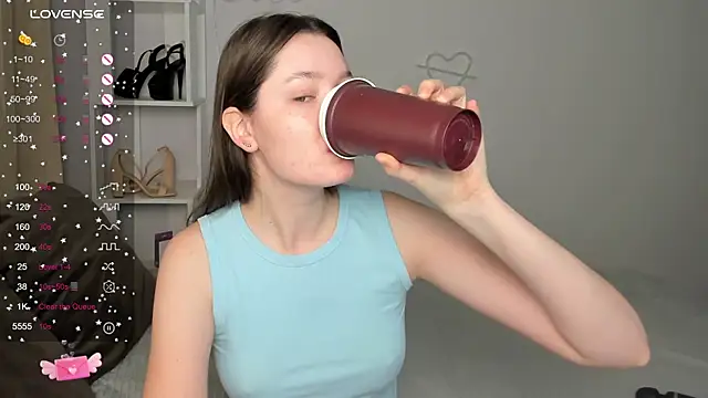 Snapshot of Fairyy_Moon chatting on 10-09-25, 12:44 Fairyy Moon online show from 10-09-25, 12:44