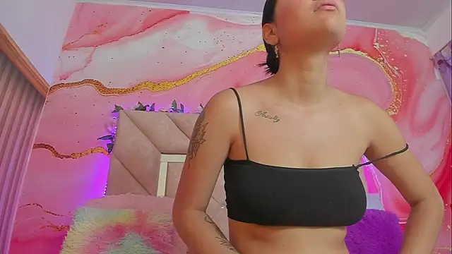 Taylor  cooper online show from 10-01-25, 06:23