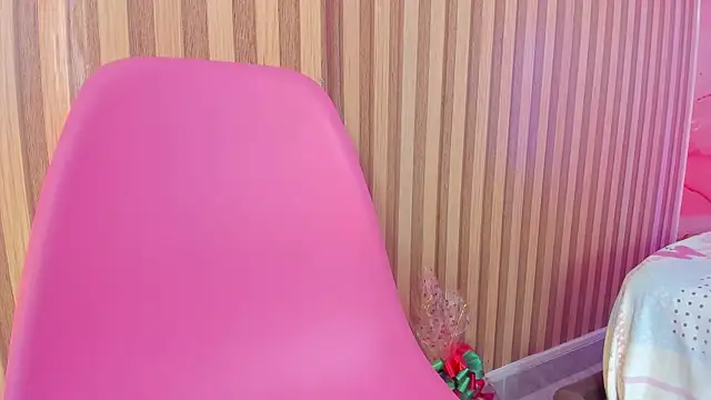 Taylor  cooper online show from 12-22-25, 06:41