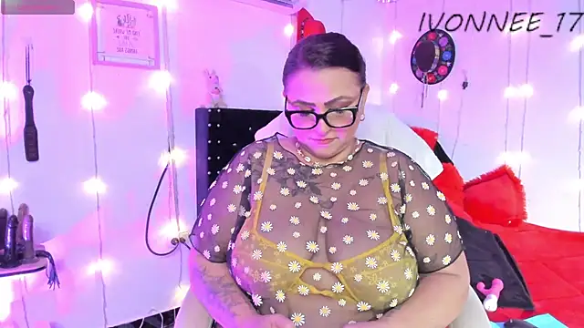 Ivonnee   online show from 03-17-26, 02:36