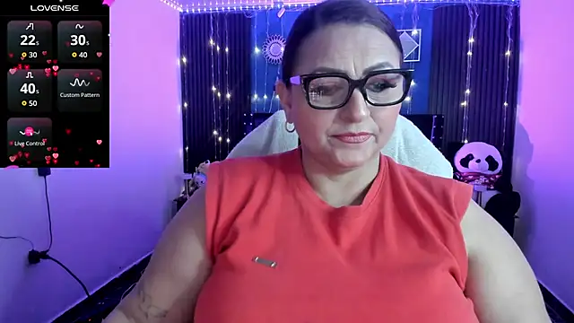 Ivonnee   online show from 05-02-26, 03:34