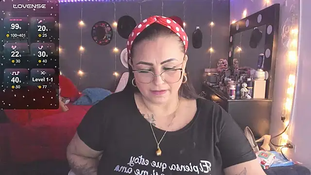 Snapshot of Ivonnee__ chatting on 02-26-25, 06:40 Ivonnee   online show from 02-26-25, 06:40