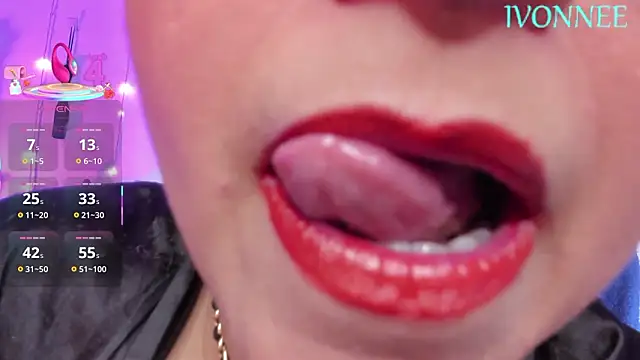 Snapshot of Ivonnee__ chatting on 02-15-26, 11:42 Ivonnee online show from 02-15-26, 11:42