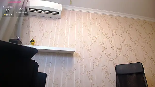 Snapshot of MateoBenjaminX chatting on 10-17-25, 04:49 MateoBenjaminX online show from 10-17-25, 04:49