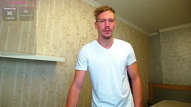 Snapshot of MateoBenjaminX chatting on 10-11-25, 05:52 MateoBenjaminX online show from 10-11-25, 05:52