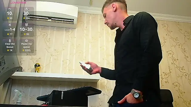 Snapshot of MateoBenjaminX chatting on 10-19-25, 05:21 MateoBenjaminX online show from 10-19-25, 05:21