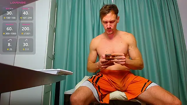 Snapshot of MateoBenjaminX chatting on 01-06-26, 11:36 MateoBenjaminX online show from 01-06-26, 11:36