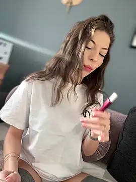 Snapshot of Mia_Ethan chatting on 03-20-25, 05:13 Mia Ethan online show from 03-20-25, 05:13