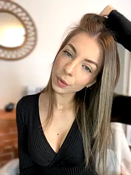 Snapshot of Mia_Ethan chatting on 10-28-25, 09:19 Mia Ethan online show from 10-28-25, 09:19