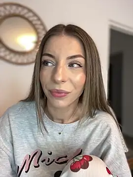 Snapshot of Mia_Ethan chatting on 10-11-25, 09:21 Mia Ethan online show from 10-11-25, 09:21