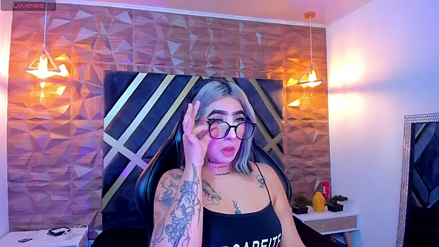 Snapshot of Alahia_Dangelo chatting on 10-07-25, 11:33 Alahia Dangelo online show from 10-07-25, 11:33