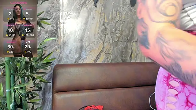 Alahia Dangelo online show from 10-29-25, 05:23