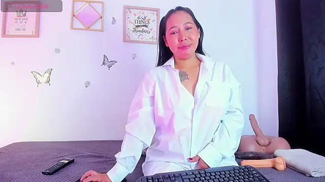 EmmaRogers online show from 11-11-25, 02:56