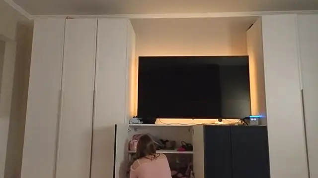 endlesssoffi online show from 11-17-25, 08:24