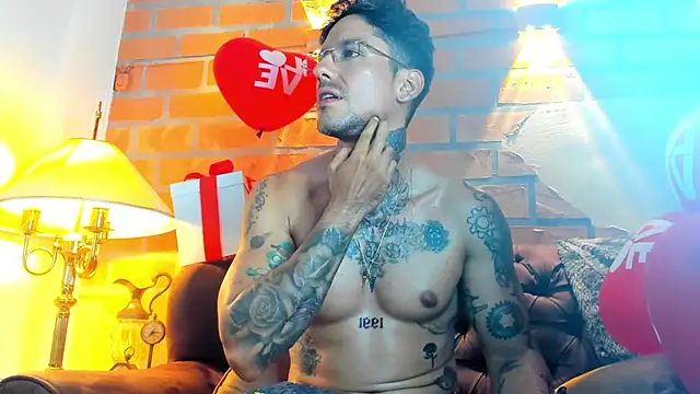 Snapshot of Dylanstonne chatting on 02-06-25, 10:21 Dylanstonne online show from 02-06-25, 10:21