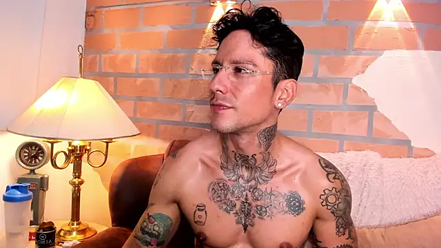 Snapshot of Dylanstonne chatting on 03-08-25, 12:00 Dylanstonne online show from 03-08-25, 12:00