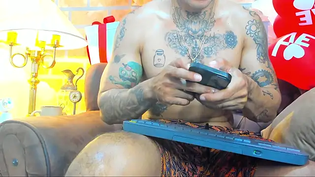 Snapshot of Dylanstonne chatting on 02-09-25, 01:14 Dylanstonne online show from 02-09-25, 01:14