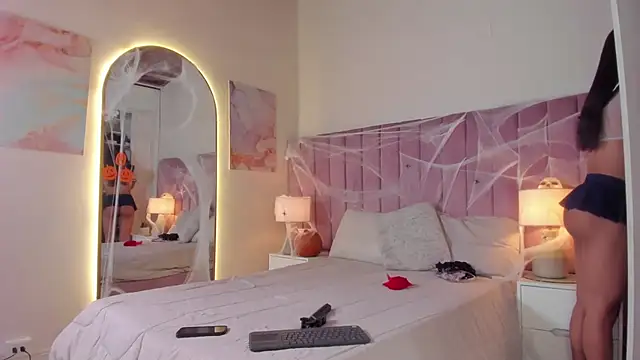 Aleja arango1 online show from 10-17-25, 10:11