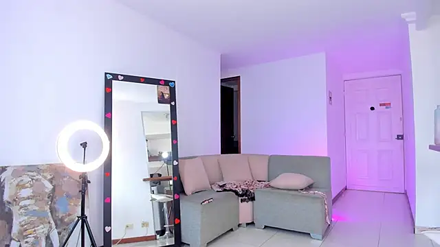 Aleja arango1 online show from 02-16-26, 09:24