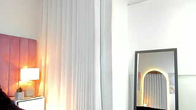 Aleja arango1 online show from 02-11-25, 06:55