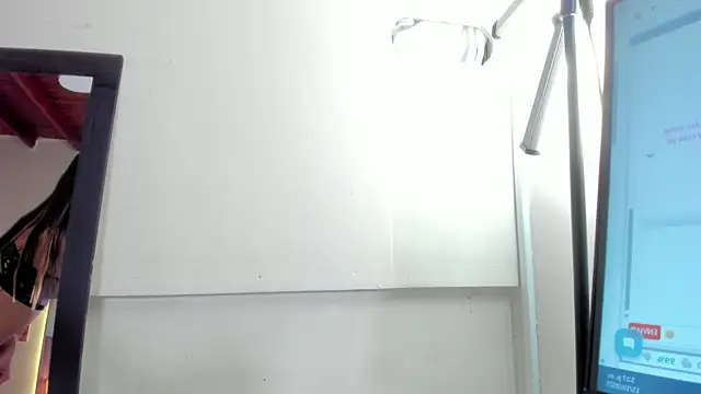 Aleja arango1 online show from 10-15-25, 10:18