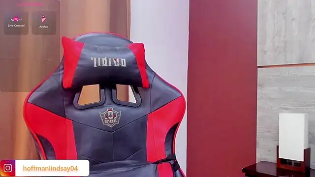 Snapshot of lindsayhoffman18 chatting on 02-08-25, 02:27 lindsayhoffman18 online show from 02-08-25, 02:27