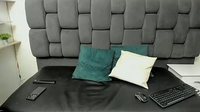 Yef Thin online show from 02-22-25, 03:45