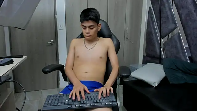 Snapshot of Yef_Thin chatting on 02-20-26, 06:26 Yef Thin online show from 02-20-26, 06:26