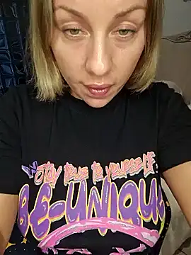 Sparkle2206 online show from 05-21-26, 09:01